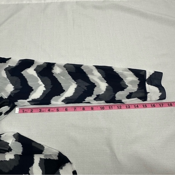 Collective Concepts Stitch Fix size Small Navy Blue and White Sheer Blouse NEW - Picture 10 of 10